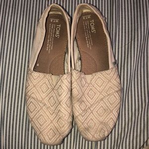 Toms Shoes